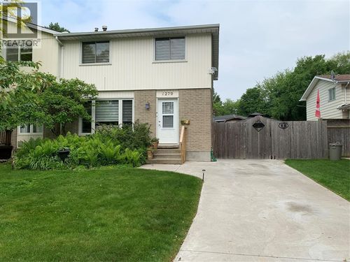 1279 Willa Dr, Sarnia, ON, N7S4S8 | Card Image
