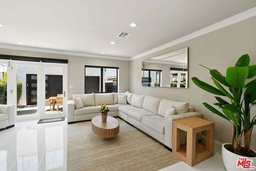 801 Howard St, Marina del Rey, CA, 90292-5516 | Card Image