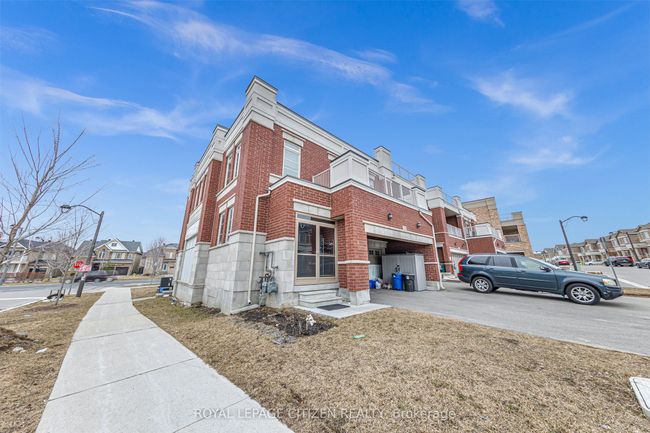 123 Luzon Ave, Home with 3 bedrooms, 3 bathrooms and 2 parking in Markham ON | Image 44