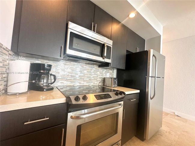 APT-5Y - 3801 S Ocean Dr, Condo with 1 bedrooms, 1 bathrooms and null parking in Hollywood FL | Image 5