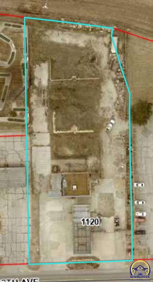 1120 E 12th Ave, Emporia, KS, 66801-3320 | Card Image