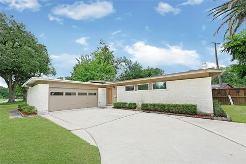 10226 Carlow Ln, La Porte, TX, 77571-4210 | Card Image