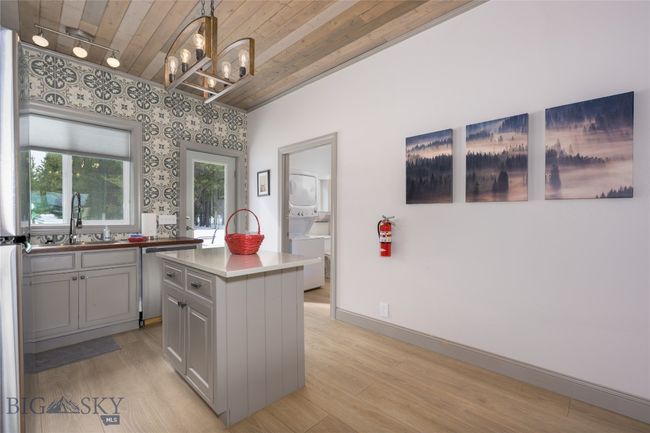 1 Bedroom Apartment/Garage Kitchen | Image 41