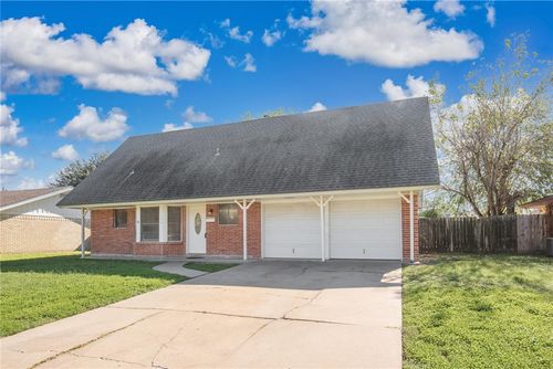1104 Polaris St, Portland, TX, 78374-1927 | Card Image
