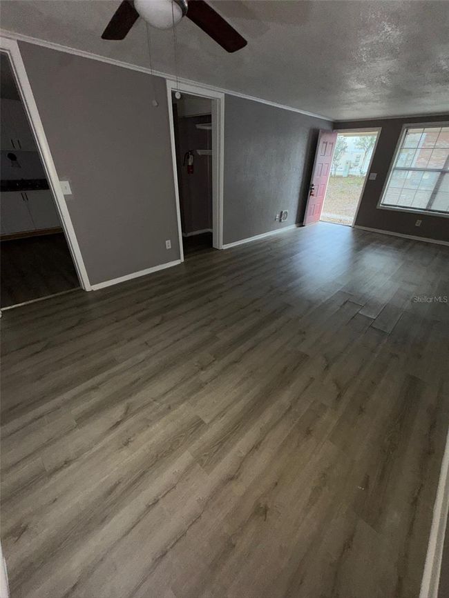 APT-38-420 - 420-420 Mills St, Condo with 2 bedrooms, 1 bathrooms and null parking in LEESBURG FL | Image 4