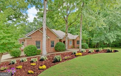 213 Orchard Court, House other with 3 bedrooms, 3 bathrooms and null parking in Clarkesville GA | Image 2