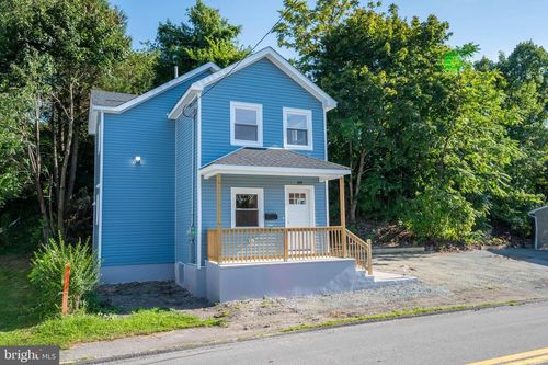 305 Parsonage St, Pittston, PA, 18640-2811 | Card Image