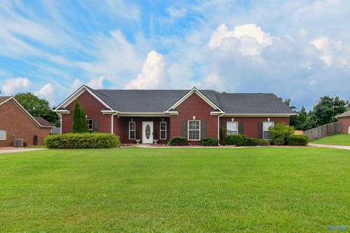 112 Fawn Forest Dr, New Market, AL, 35761-9037 | Card Image