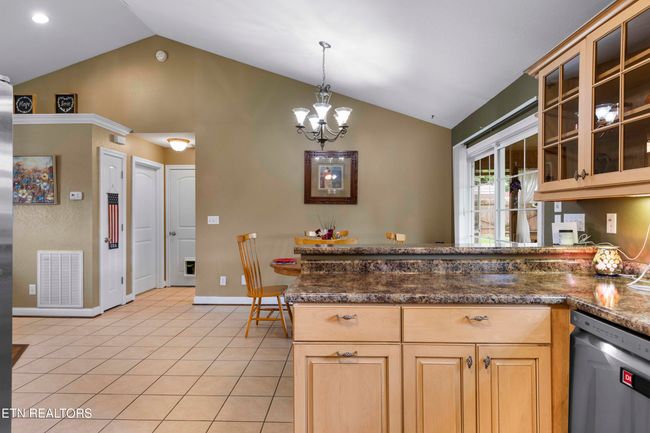 327 S Fowler St, House other with 3 bedrooms, 2 bathrooms and null parking in Clinton TN | Image 12