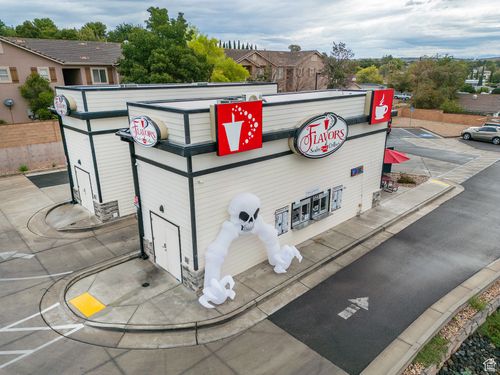 323 E Telegraph St, Washington, UT, 84780-1802 | Card Image