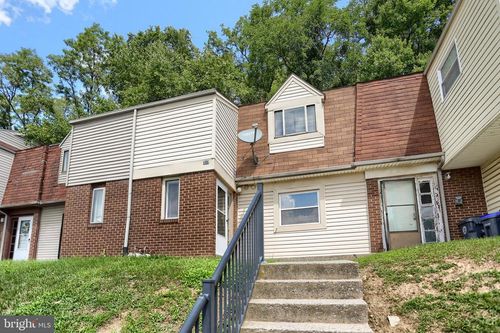707 Saint Marys Dr, STEELTON, PA, 17113-2933 | Card Image