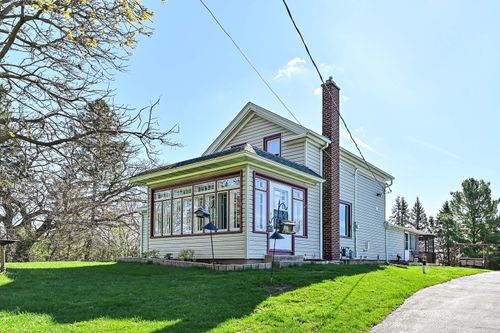 S51W30943 Old Village Rd, Mukwonago, WI, 53149-8760 | Card Image