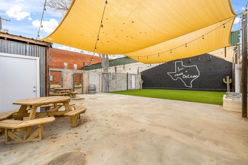 124 W Gonzales Ave, De Leon, TX, 76444-1839 | Card Image