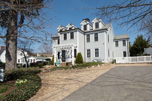 3-110-108-110 Elm St, Cohasset, MA, 02025-1846 | Card Image