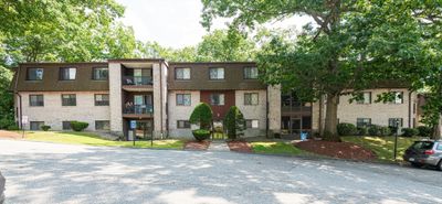 305 - 3 Greenbriar Drive, Condo with 1 bedrooms, 1 bathrooms and 2 parking in North Reading MA | Image 1