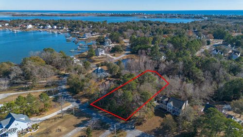 512 Chadwick Shores Dr, Sneads Ferry, NC, 28460-9204 | Card Image