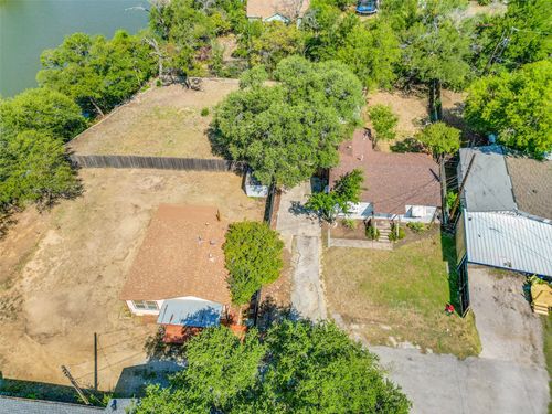 7028 Lotus Trl, Lake Worth, TX, 76135-2716 | Card Image