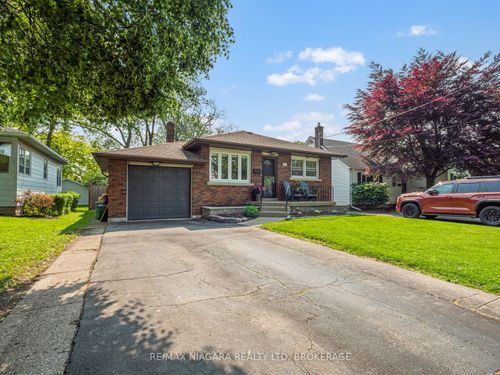 {{alt}} | Card Image