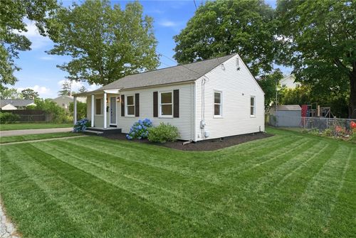 28 Plain St, Rumford, RI, 02916-2061 | Card Image