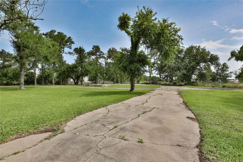 1001 Wilson Rd, Clute, TX, 77531-4925 | Card Image