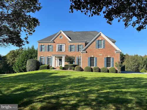 8613 Augusta Farm Ln, LAYTONSVILLE, MD, 20882-1423 | Card Image