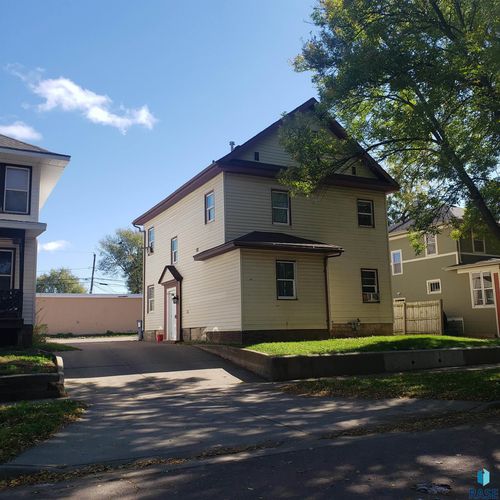 514 S Summit Ave, Sioux Falls, SD, 57104-4262 | Card Image