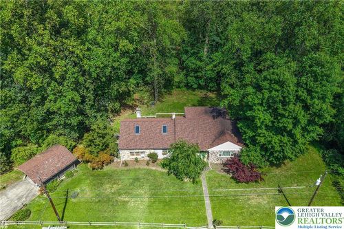 5895 Glen Rd, Coopersburg, PA, 18036-9401 | Card Image