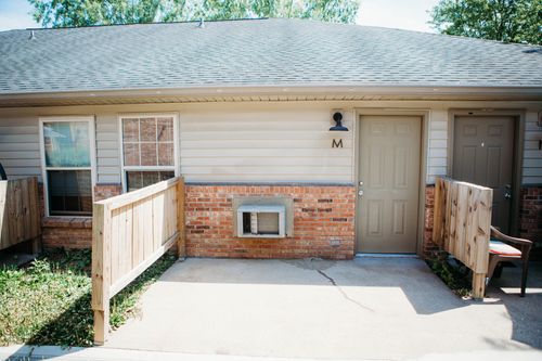 apt-m-100 Ballygar St, Clarksville, TN, 37043-2800 | Card Image