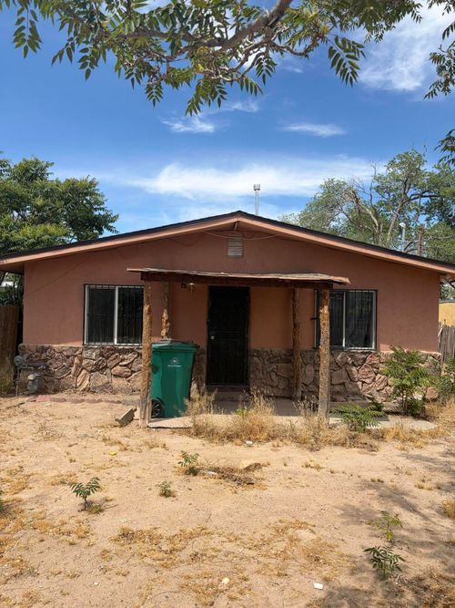 c-3123 Leo Rd Sw, Albuquerque, NM, 87105-4107 | Card Image