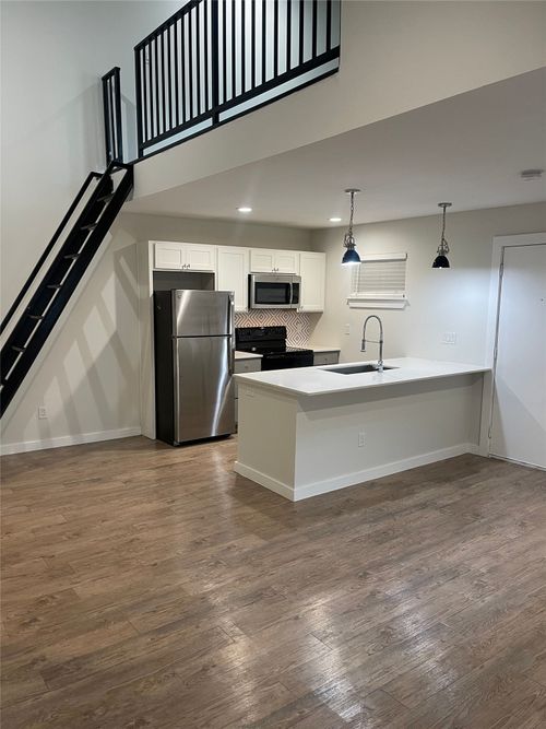 204-5018 San Jacinto St, Dallas, TX, 75206-7717 | Card Image