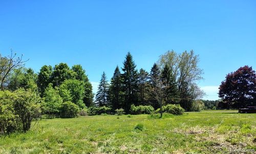 5600 Hemingway Lake Rd, Otter Lake, MI, 48464-9507 | Card Image