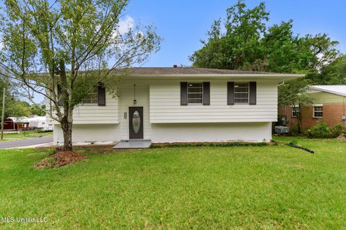 15917 Big Ridge Rd, Biloxi, MS, 39532-2752 | Card Image