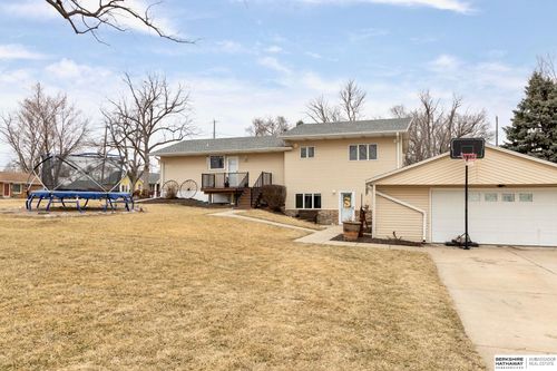 512 5th St, Yutan, NE, 68073-3129 | Card Image
