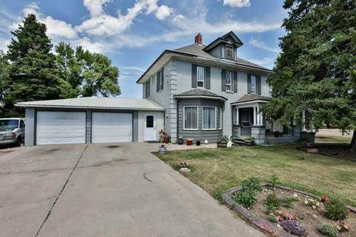 5202 52 St, Taber, AB, T1G1M3 | Card Image