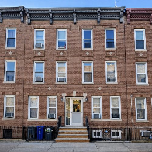 72-20 67th St, Glendale, NY, 11385-6910 | Card Image
