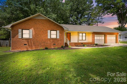 302 S Mccoy Rd, Salisbury, NC, 28144-2224 | Card Image