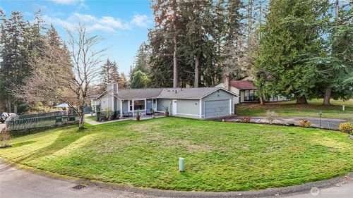 4592 Se Basswood Ln, Port Orchard, WA, 98366-5728 | Card Image