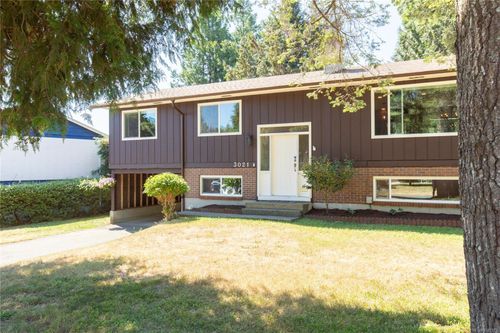 3021 Crestwood Pl, Nanaimo, BC, V9T1P3 | Card Image