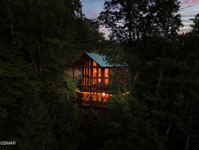 2321 High Top Loop, House other with 3 bedrooms, 3 bathrooms and null parking in Sevierville TN | Image 8