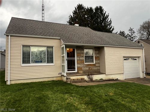 1321 Spangler Rd Ne, Canton, OH, 44714-1650 | Card Image