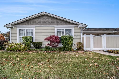 39824 Village Wood Cir, Novi, MI, 48375-4555 | Card Image