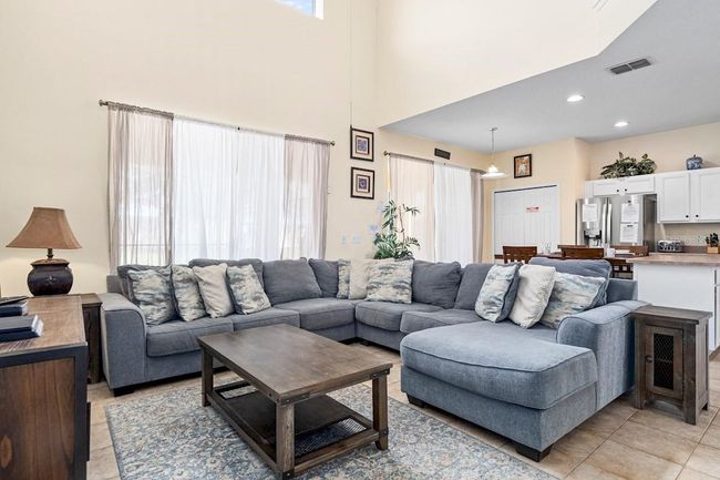 Family room and Kitchen | Image 20