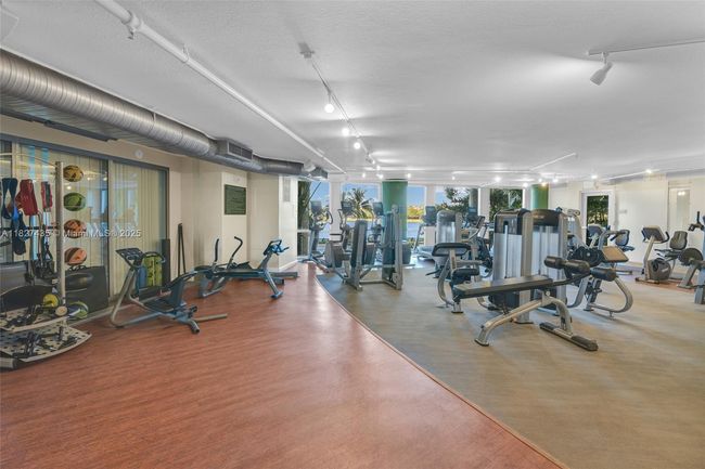 APT-1903S - 2681 N Flamingo Rd, Condo with 2 bedrooms, 2 bathrooms and null parking in Sunrise FL | Image 41
