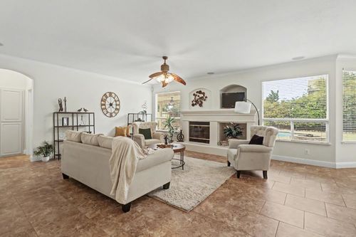 10077 Cristo Dr, Sacramento, CA, 95829-8132 | Card Image