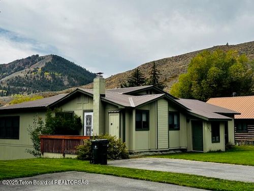1610 E J-W Dr, Jackson, WY, 83001-1605 | Card Image