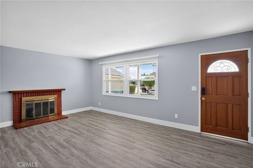 8391 Valencia Dr, Huntington Beach, CA, 92647 | Card Image