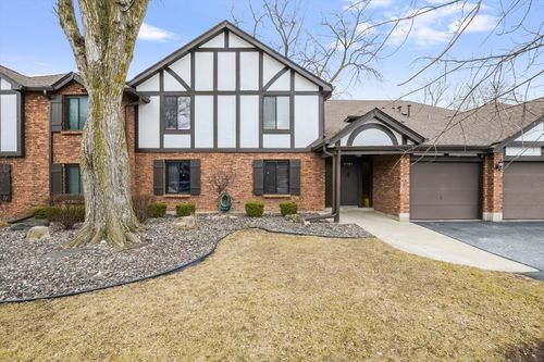 19c-11151 Cottonwood Dr, Palos Hills, IL, 60465-2526 | Card Image