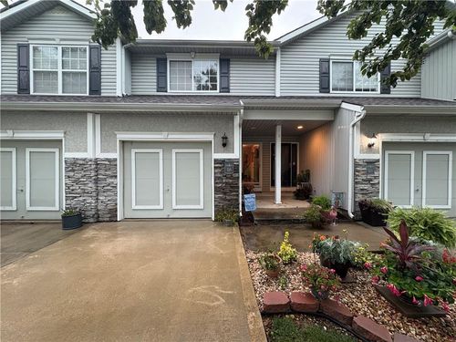 525 Sw Shadow Glen Dr, Blue Springs, MO, 64015-3493 | Card Image