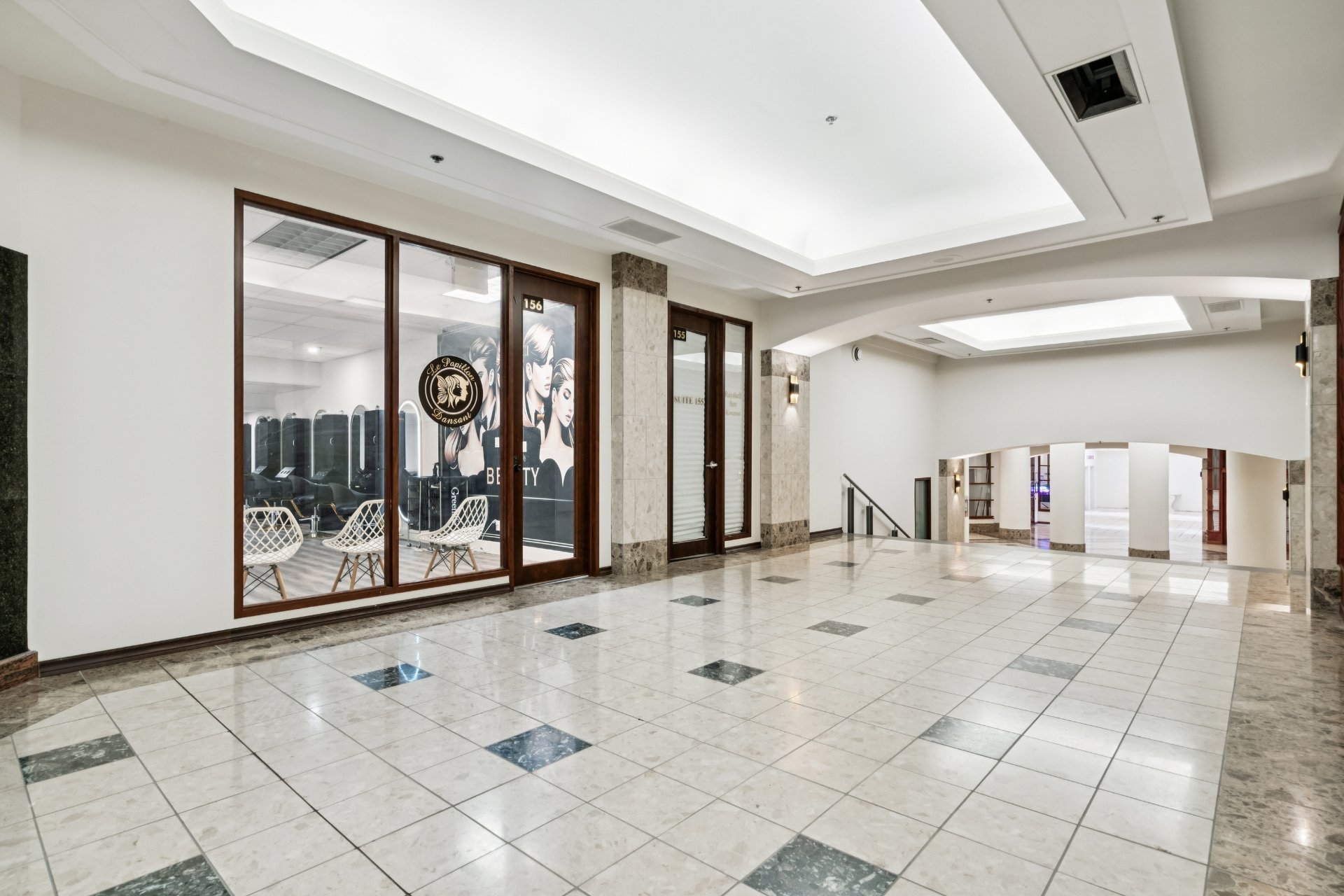 Commercial Sale in Westmount 5
