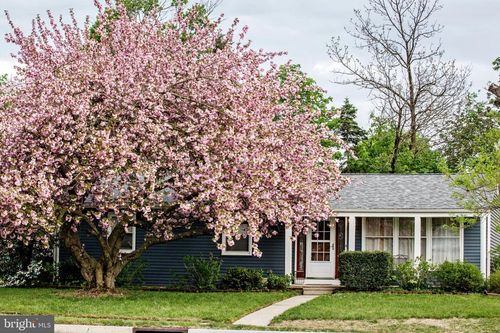 3 Johnson Dr, Allentown, NJ, 08501-1645 | Card Image